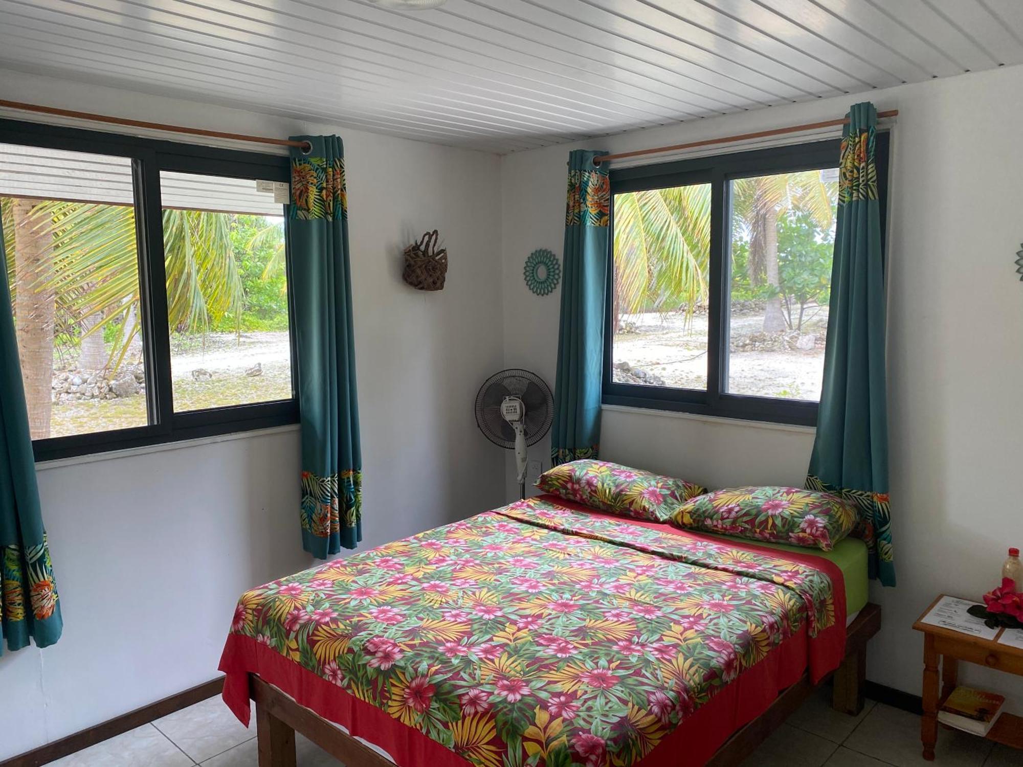 Готель Korikori House Fakarava II Rotoava Екстер'єр фото