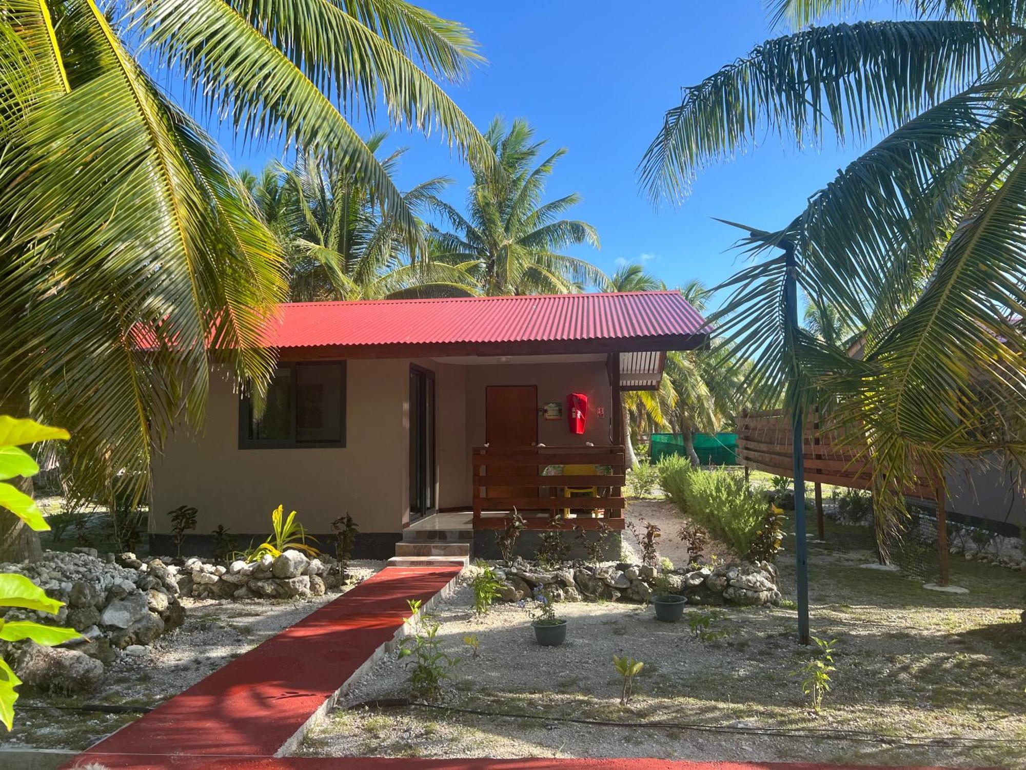 Готель Korikori House Fakarava II Rotoava Екстер'єр фото