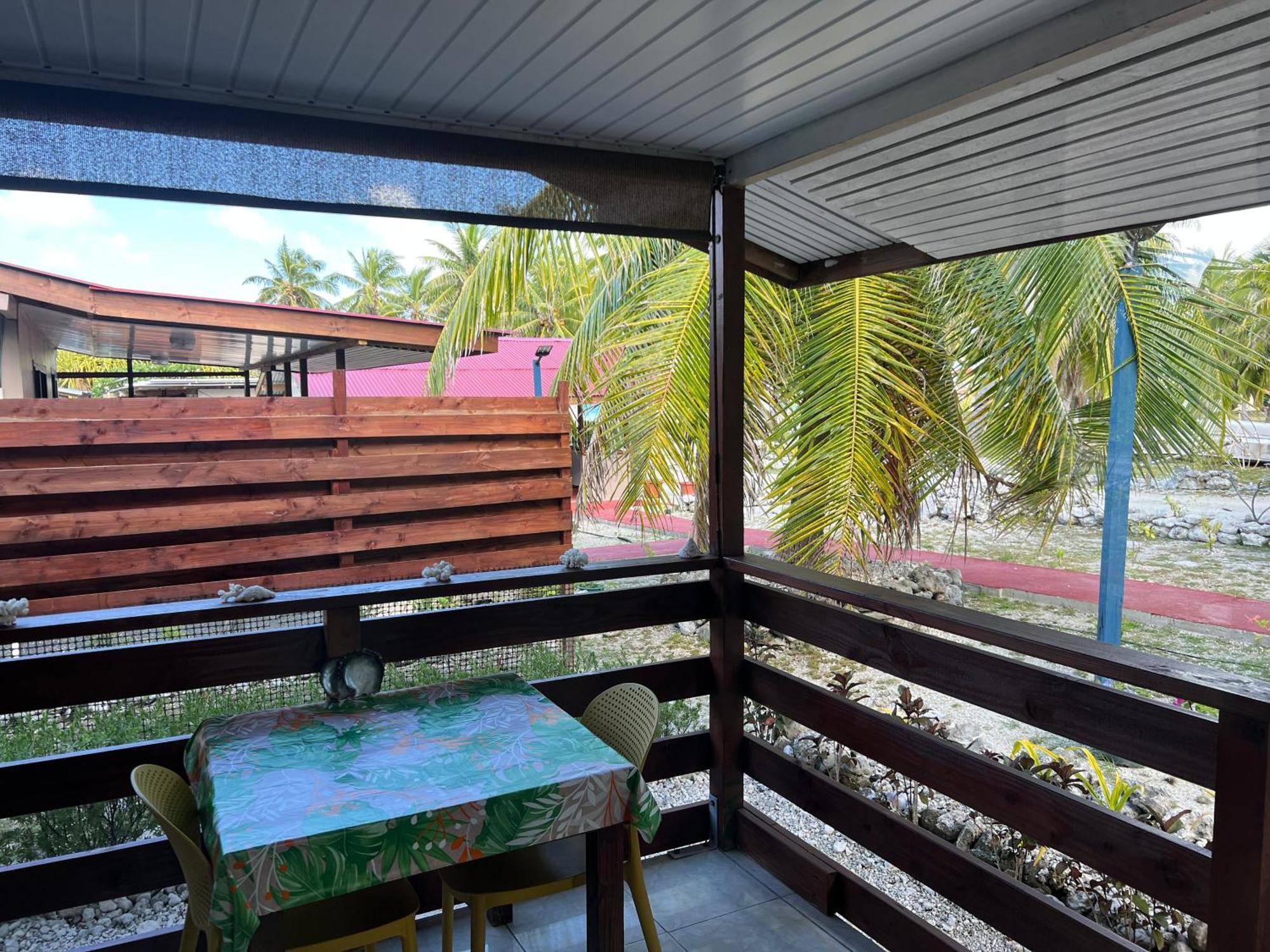 Готель Korikori House Fakarava II Rotoava Екстер'єр фото