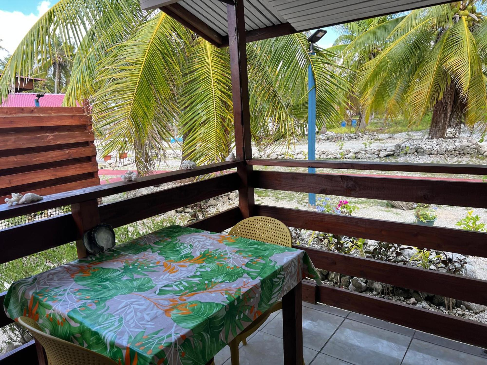 Готель Korikori House Fakarava II Rotoava Екстер'єр фото